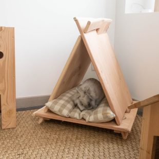 Tipi en bois Esmée pour lapins
