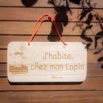 Pancarte en bois à suspendre, j'habite chez mon ou mes lapins