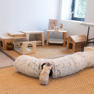 Tunnel donut en fausse fourrure pour les lapins
