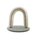 Le gratte-gratte, accessoire et jeu pour le toilettage des lapins.